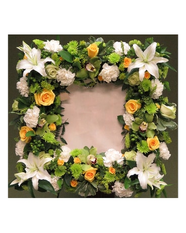 WREATH SQUARE PHOTO